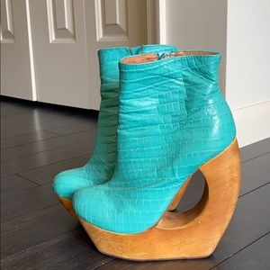 Jeffery Campbell size 6 platform teal heels